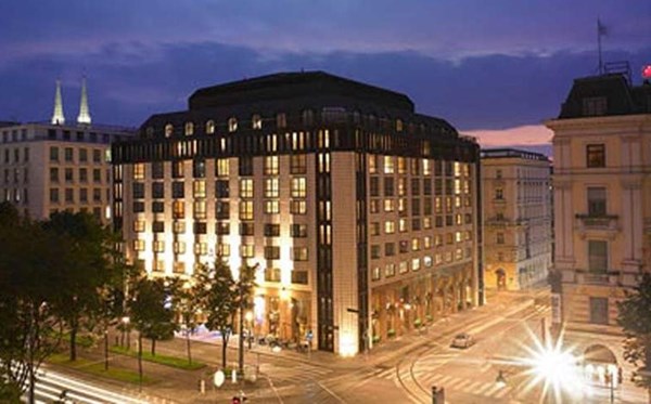 Hilton, Vienna Plaza